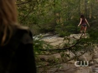 Marie Avgeropoulos In The 100 S01e01